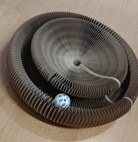 Zolux Chatouille Drapka tekturowa składana łapka z piłką i kocimiętką